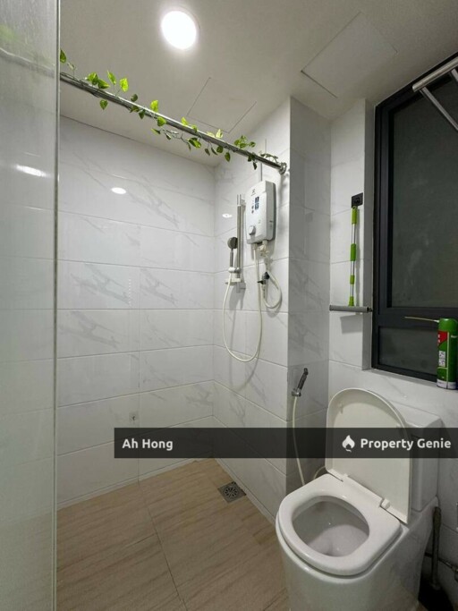 Tampoi / Central Park / 2bedroom / Partially Furnished