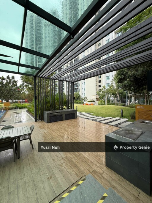 M ADORA CONDOMINIUM