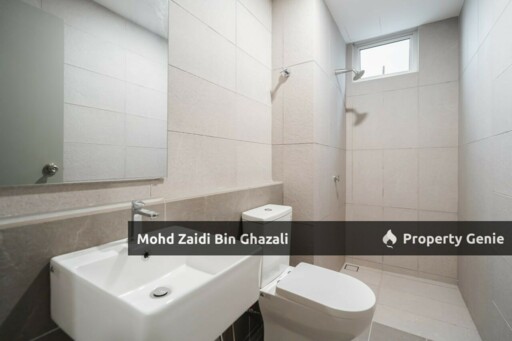 Fully Furnished 3 Bedrooms Condo @ Lakefront Resident