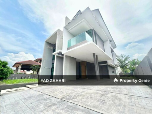 Taman Universiti, Bangi | Bungalow 7 Bedrooms | RM1.6M - Roof Solar Panel Ready, Nearby UKM and Strategic Location