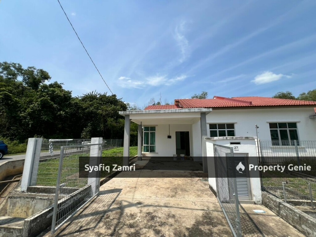 *SEMI D SETINGKAT CORNER LOT TAMAN SEPAT JAYA SG SOI KUANTAN*   Untuk dijual