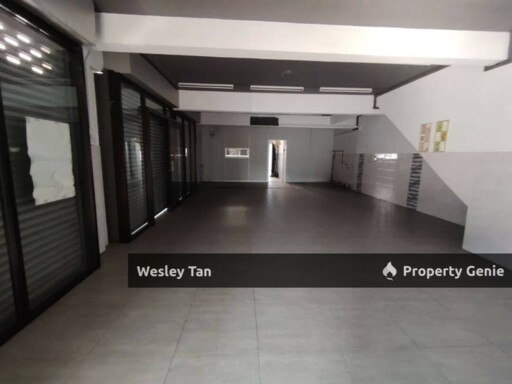 Melaka Raya 3 Storey Corner Shoplot For Rent
