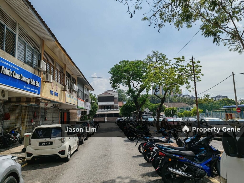 Tingkat Tembaga Shophouse Opposite Chung Hwa Secondary School