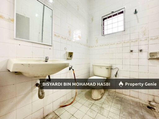 HOT LOCATION‼️ & SPACIOUS UNIT‼️ Double Storey Jalan Turmalin, Seksyen 7 Shah Alam.
