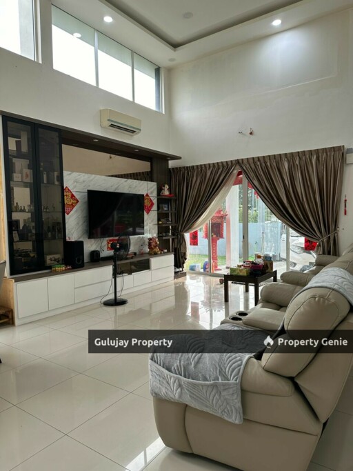 1.5 Storey Corner Lot House At Country Villa For Sales