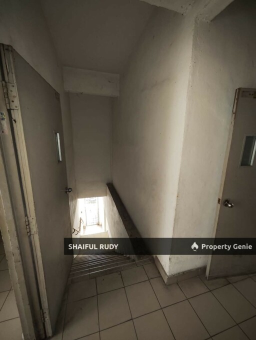 WANT TO SALE. APARTMENT 162 RESIDENSI, KM 12 JALAN IPOH RAWANG, 68100 BATU CAVES, SELANGOR