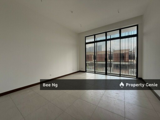 Aurora Sentral Resort Villas / Iskandar Puteri / End Lot / 2 Storey Terrace 24x75 / Brand New