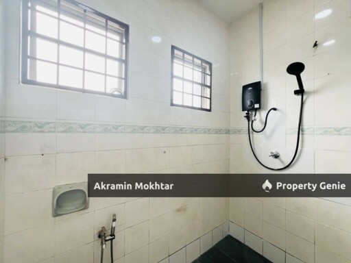 Freehold & Fully Renovated | 2 Storey Terrace Intermediate PU 10 @ Taman Puchong Utama, Puchong