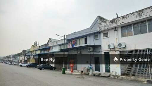 Taman Universiti / 1.5 Storey Terrace Factory