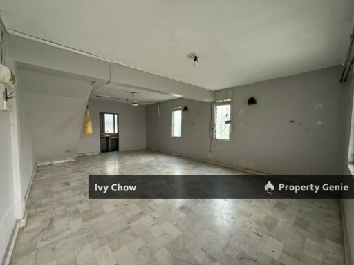 Tmn Dato Amar Diraja Double Storey Corner Lot House for Sale