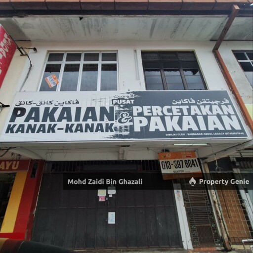 Kedai 2 tingkat pekan Jelawat
