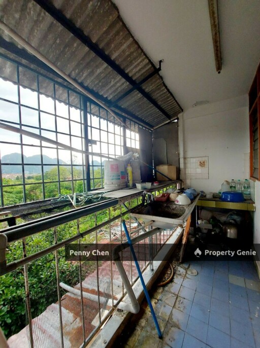 Bercham Flat @ Taman Pakatan, Berdekatan Econsave, Unit dgn Berjubin Lantai