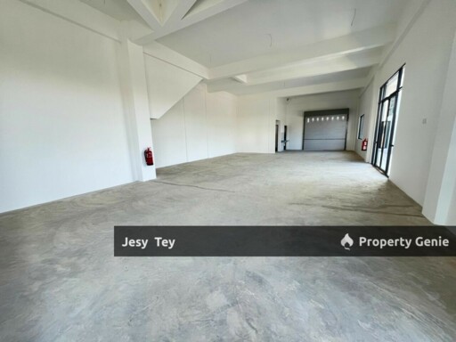 ECO TROPICS  AVENUE 2 - CORNER SHOP FOR RENT