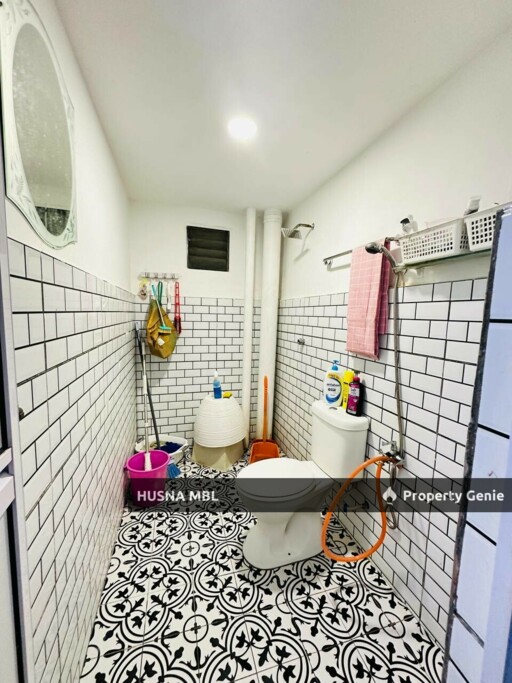 Apartment Corner Lot Renovated Desaminium Flora Seri Kembangan | 3 Bilik | Berhampiran MRT & UPM