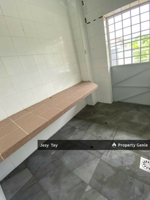 Taman Molek 1.5 Storey Corner Terrace House Rent