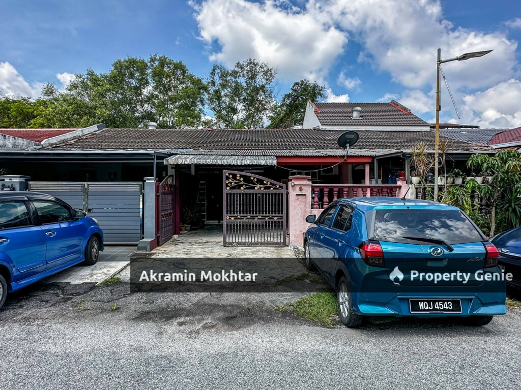 1 Storey Terrace Taman Mawar, Taman Kinrara 5, Puchong