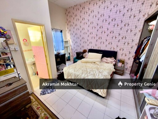 END LOT 3 Storey Terrace De Puncak Ukay, Taman Ukay Perdana, Ampang Selangor .