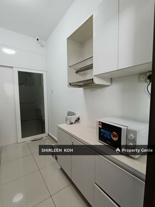 Female Room Renting at Suriamas Suites Condominium @ Larkin JB Town