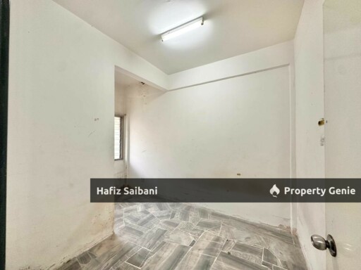 Double Storey Terrace Saujana Utama Sungai Buloh