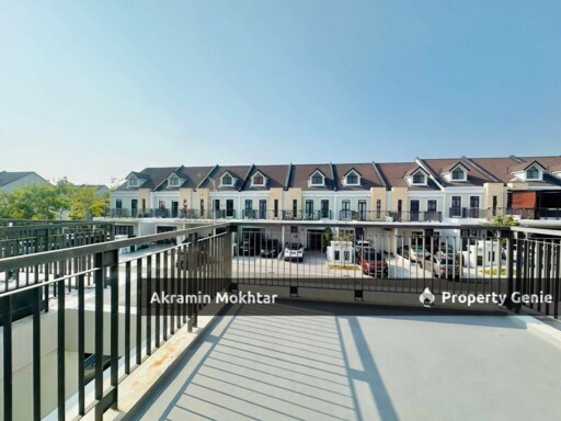 Freehold & Partially Furnished | 3 Storey Bangi Avenue Seksyen 7