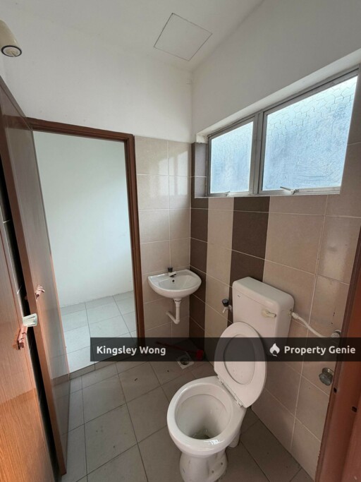 Pengkalan Station 18 Double Storey Terrace House Basic Unit Facing Empty Land