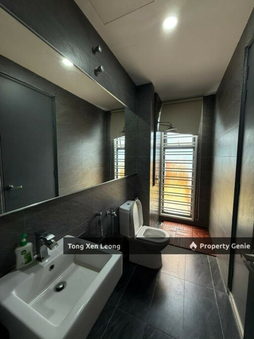 Double Storey Bungalow Freehold Taman Paya Emas, Cheng