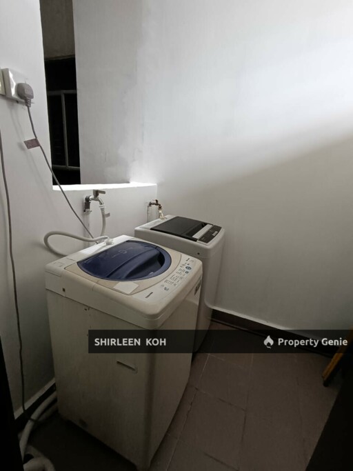 Female Room Renting at Suriamas Suites Condominium @ Larkin JB Town