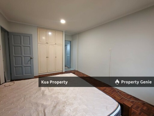Central Court Apartment For Sale! Located at Jalan Central