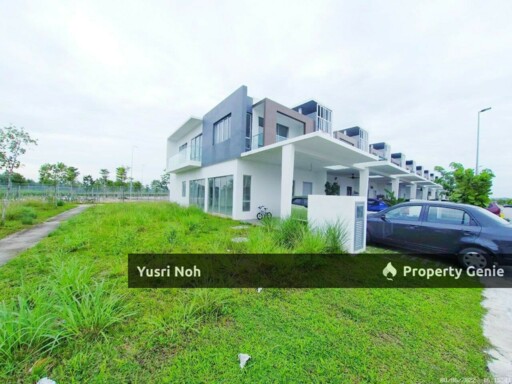 DOUBLE STOREY CASA VIEW @ CYBERSOUTH