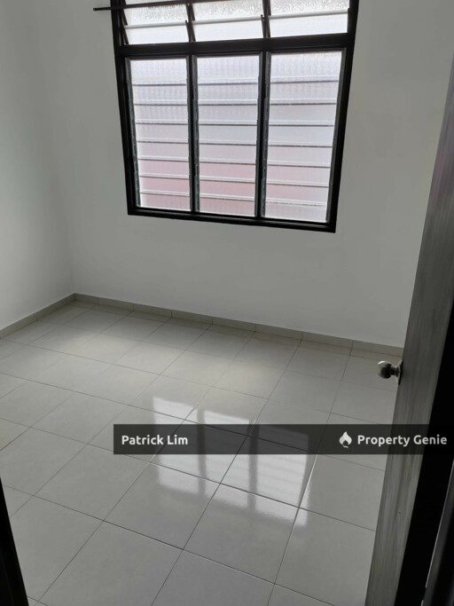 Taman Angkasa Nuri, Double Storey Terrace For Rent