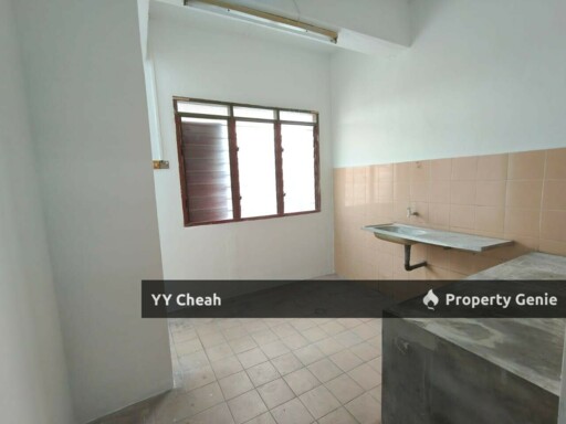 Lahat / Pengkalan Ipoh Two Storey Shoplot For Sale, Facing Main Road, Good Condition, Repaint