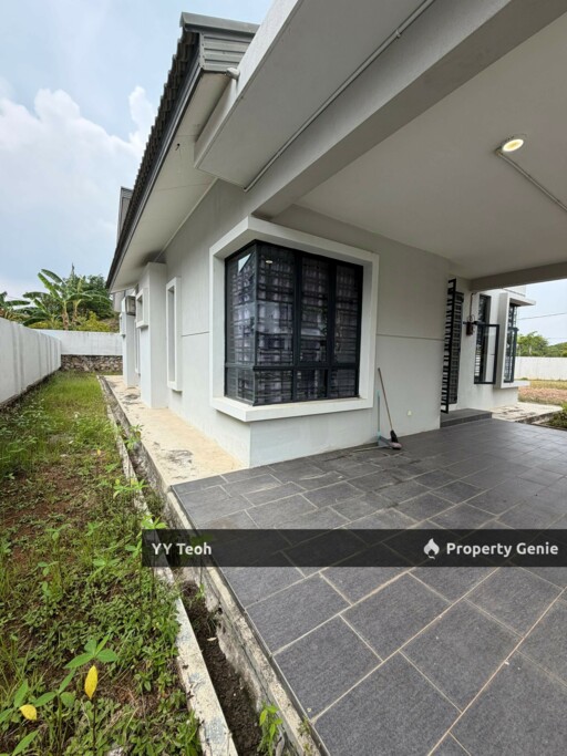 CORNER One Krubong Samarinda Single Storey Bungalow with BIG LAND