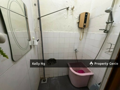 Double Sty House At Taman Klang Utama For Rent
