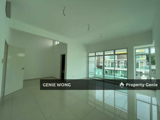 CORNER Kempas Utama Cluster House