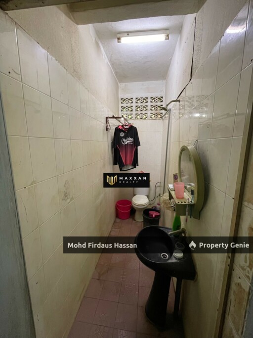 Investment Unit, Ground Floor, Beside Airport and LRT @ Pangsapuri Garuda