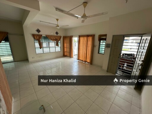 Double Storey Semi D Taman Tasik Semenyih