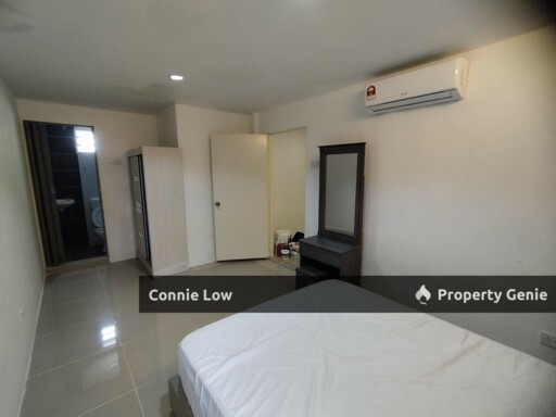 Master Bedroom Attached Bathroom for Rent Only for Female Taman Cempaka Ipoh Perak