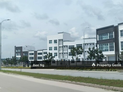 Aster Heights @ Tropicana Uplands/3 Storey Shop