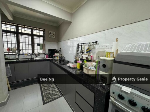 Taman Sri Pulai Perdana / 2 Storey Terrace 18x65 / Good Condition / Full Loan / Cash Back