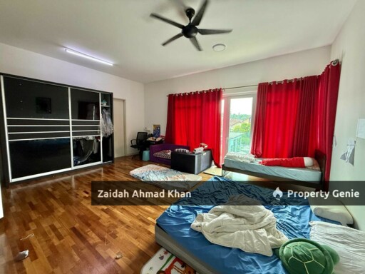 1080 RESIDENCE TAMAN PUNCAK SAUJANA KAJANG 3-STOREY SEMI DETACHED FACING CLUB HOUSE 2 MASTERBEDROOM