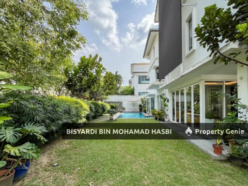 Fully Renovated With Swimming pool 3 Storey Corner Lot Semi D @ Changkat Kiara Bayu, Dutamas, Mont Kiara Kuala Lumpur .