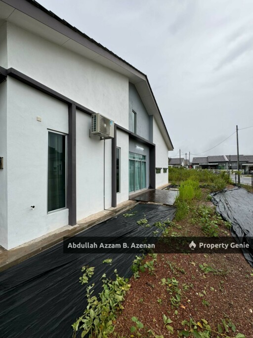 BELOW MARKET RM100K CORNER LOT YARRA PARK (WESTFIELD)