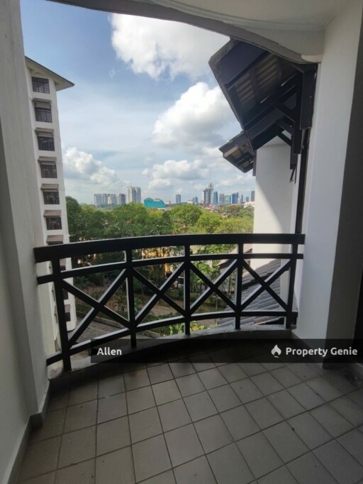 Rare Large Layout Condo For Sale 😍 3 Bedrooms • 2 Balconies • Freehold Title