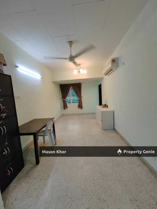 JULITA APARTMENT LOWER FLOOR 700sf PARTIALLY RENOVATED AYER ITAM