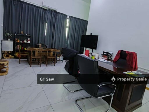 Wisma Trax