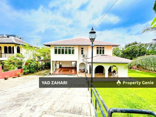 Seksyen 11, Shah Alam | Bungalow 6+1 Bedrooms | RM1.8M - Bungalow with Split Level & Huge Land