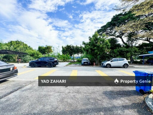 Desa Latania, Shah Alam | 2-Storey Terrace 4 Bedrooms | RM680K - Facing Open, Kitchen Extended & Gated Guarded