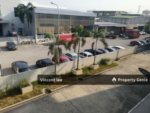 Taman Meranti Jaya, 4 Storey Warehouse Factory , 3 Ton Floor Loading, 40 Foot Container Access, with Cargo Lift, 100 Amp Power Supply, 23 Feet Height at Ground Floor, Prime Location, Easy Access to Hi