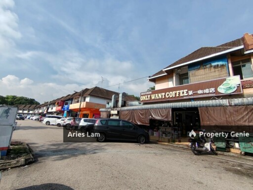 Taman Daya Double Storey Shoplot For Sale / Hot Area / Near Mount Austin / JB Town