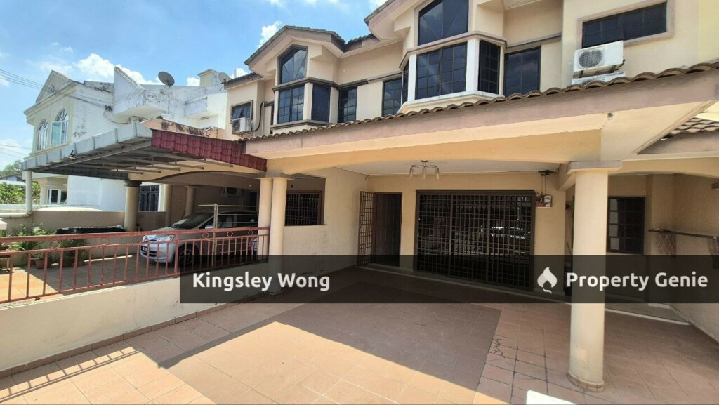 Tasek Jalan Kuala Kangsar Freehold Double storey terrace house 22x70 Good condition Near Highway